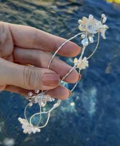 tiara-de-noiva-trancada-com-flores-e-cristais-grinalda